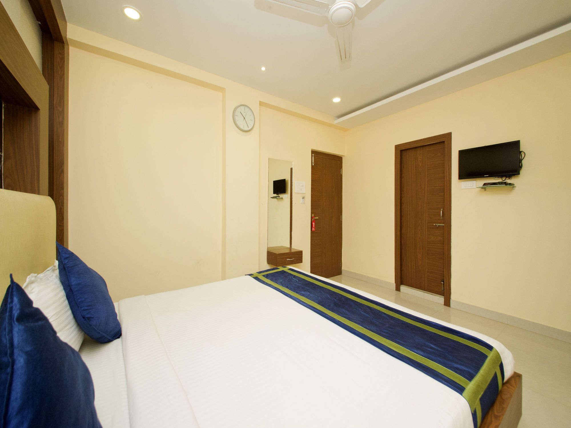 Oyo 460 Hotel Ivory Residency Калькутта Экстерьер фото